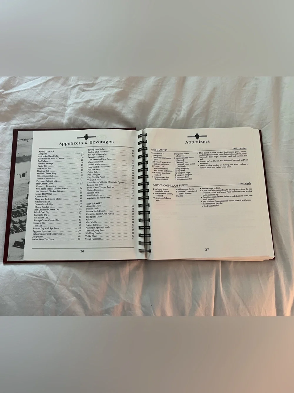 Cheyenne Frontier Days Daddy of 'Em All Cookbook Hard Cover Rings Wyoming